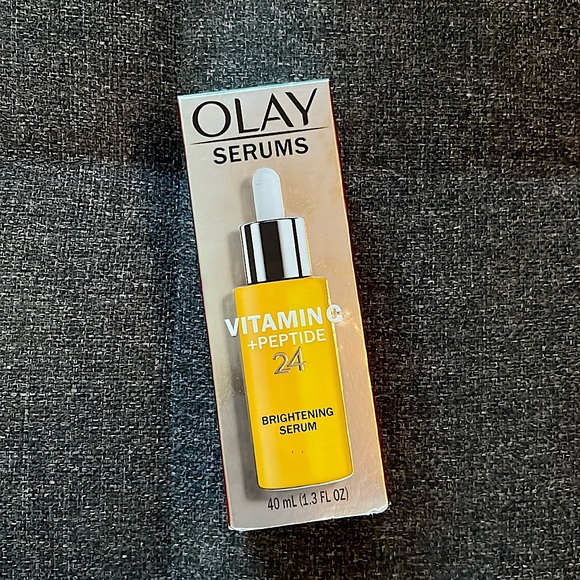 NWT Olay Regenerist Vitamin C + Peptide 24 Serum - Picture 2 of 4